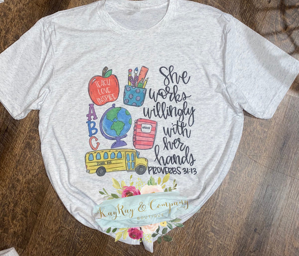 Teacher She works willingly with her hands T-shirt
